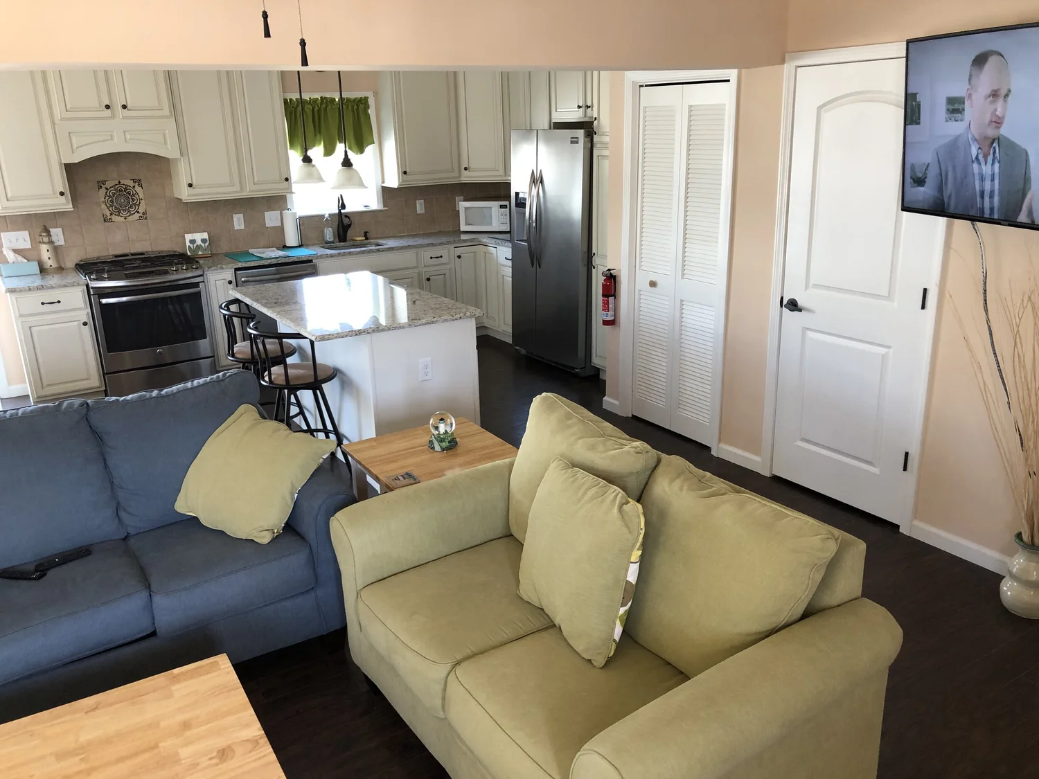 113 Virginia Ave West photo 3